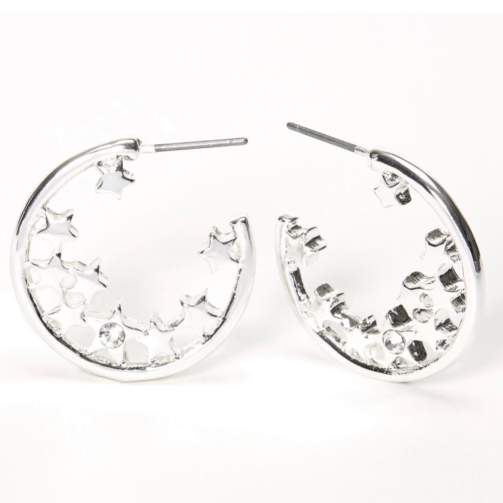 Silver tone star cluster hoop earrings NWT